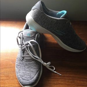 Sketchers sneakers